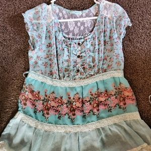 Maurices brand crochet SS Top size Large!